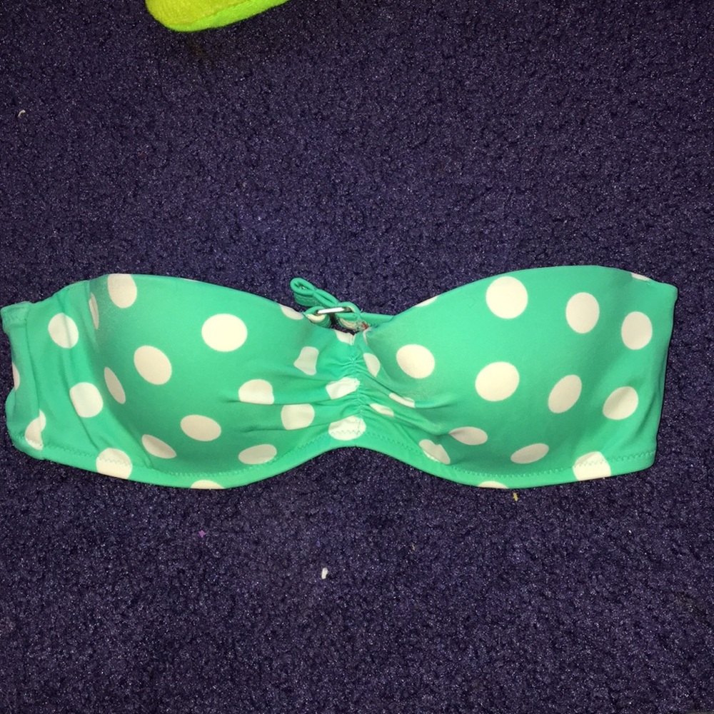 Never worn* Victoria’s Secret Bandeau Bikini top